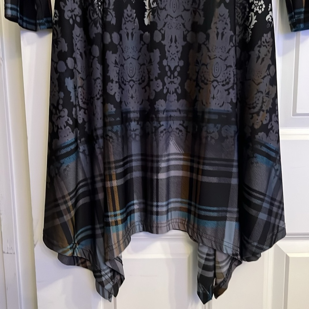 Patterned Handkerchief Dress - Picture 3 of 15